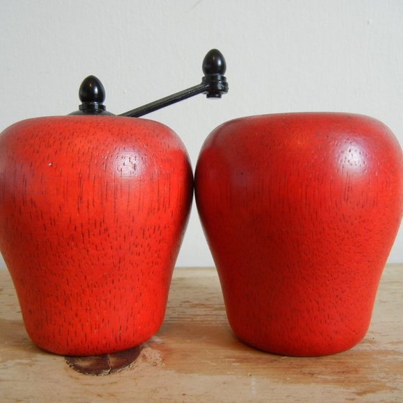 Vintage Retro Wooden Red Apple Salt Shaker and Pepper Grinder Set - Home Decor. - Picture 7 of 9
